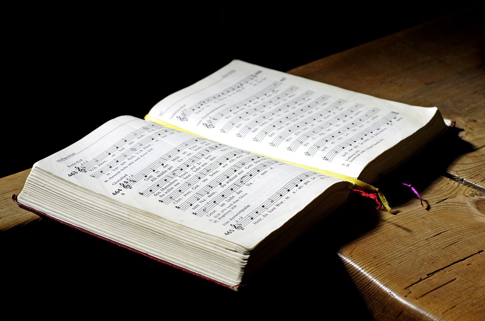 hymnal-468126_960_720